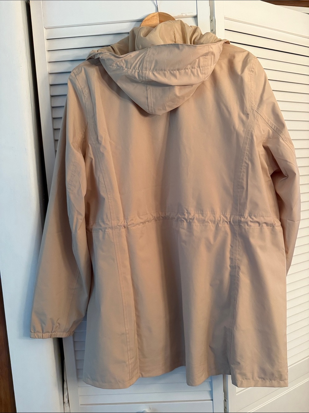 Lands' End Women's Light Tan Hooded Squall Packable Waterproof Raincoat - Picture 2 of 8